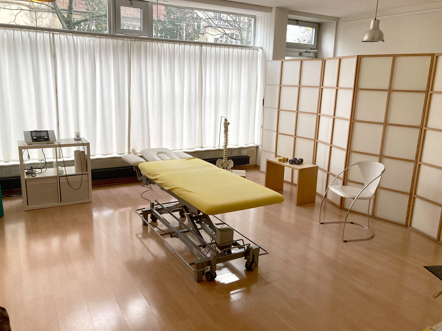 praxisraum-1 Behandlungsraum der Physiotherapie Tepass in Basel Gundeli